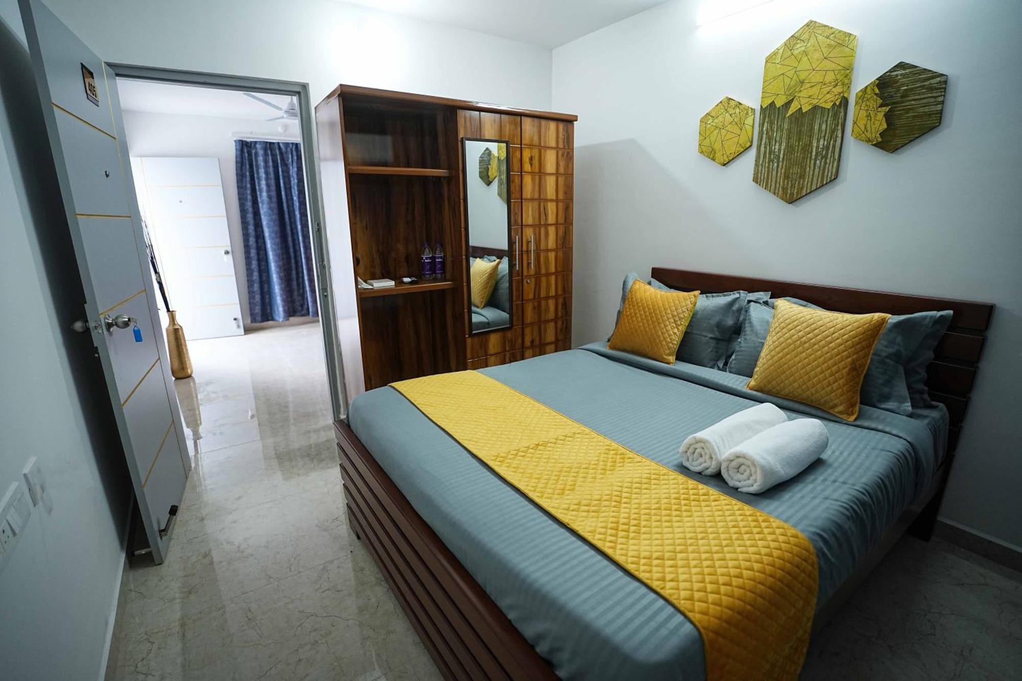 Yellow Bells Studios And Suites Gachibowli Dış mekan fotoğraf