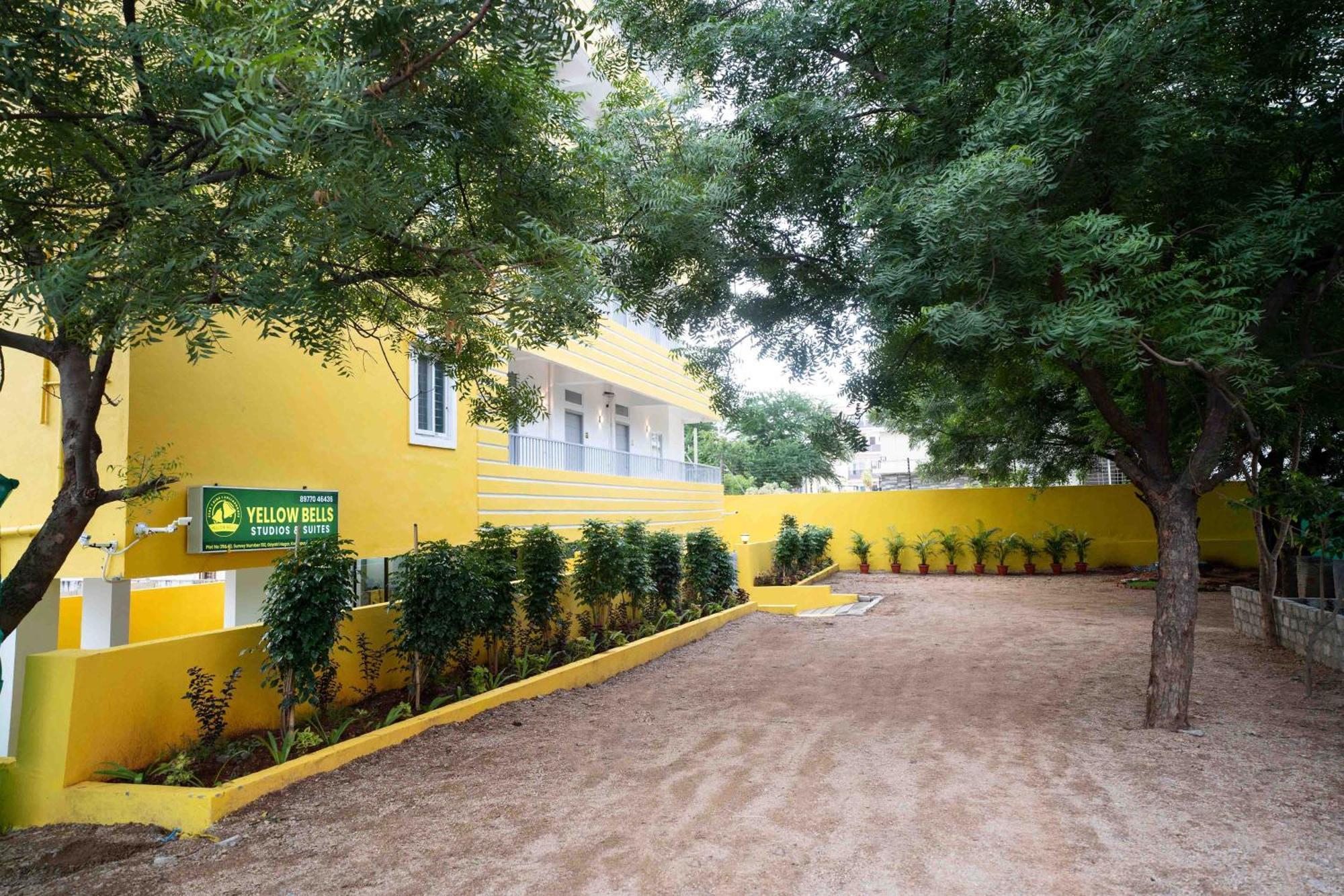 Yellow Bells Studios And Suites Gachibowli Dış mekan fotoğraf